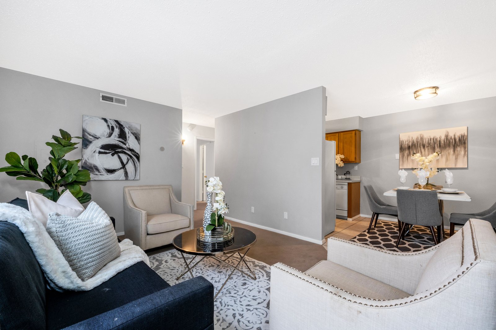 One-bedroom living room